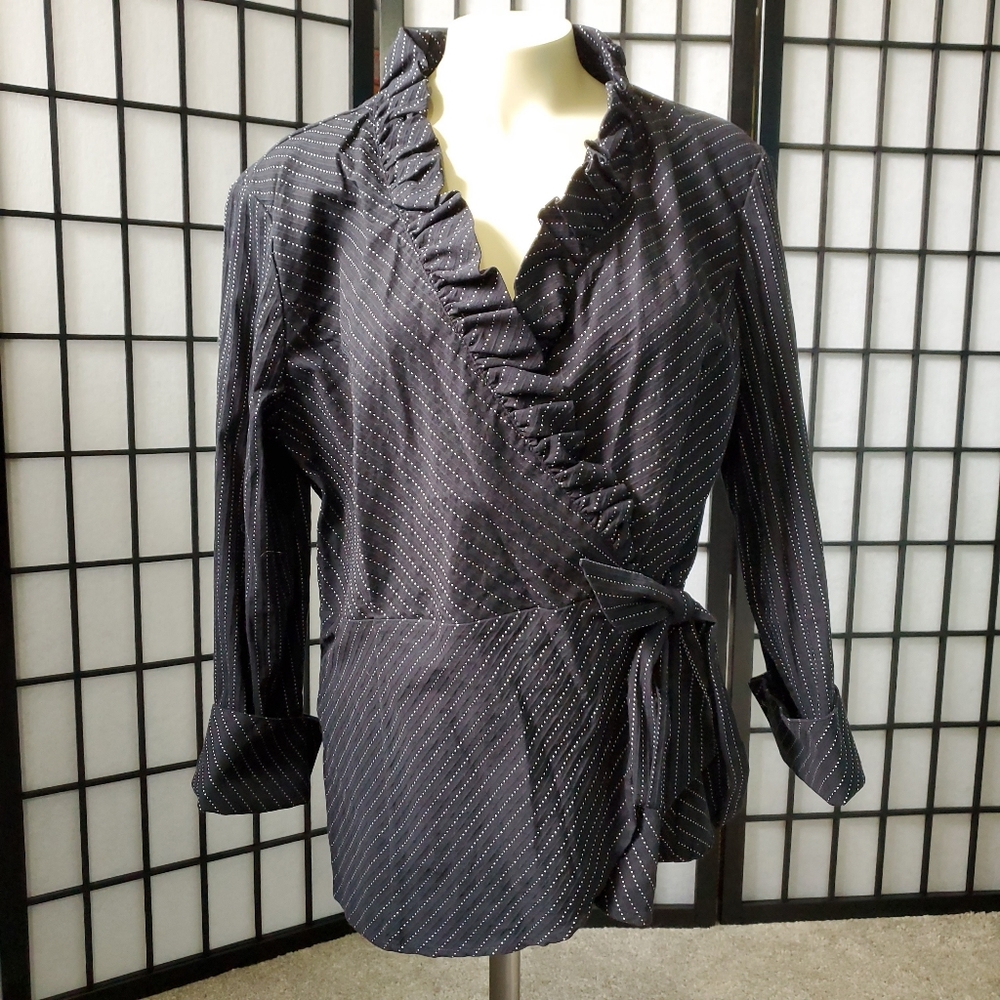 Classiques Entier Atelier Black and White V-Neck Wrap with Bow Closure Blouse